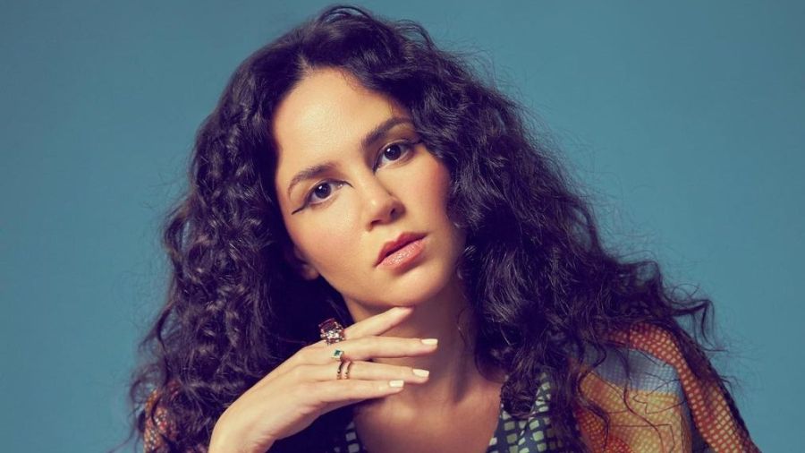 الممثلة الأردنية ركين تبحث عن منفذ