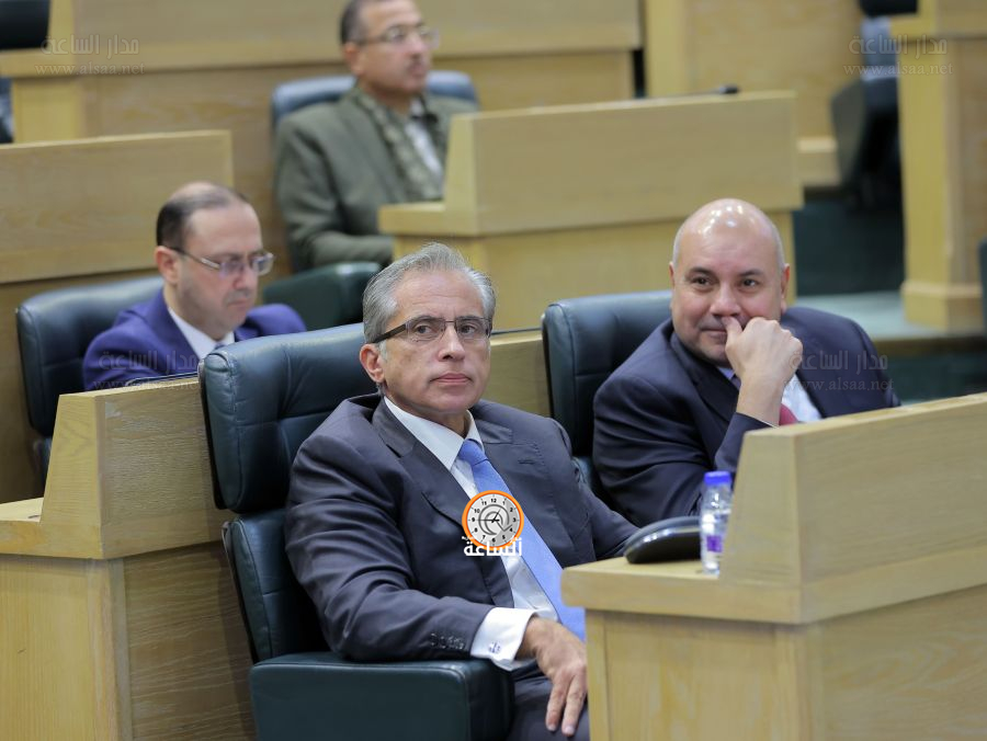 حكومة المحافظات تستدعي ثناء النواب