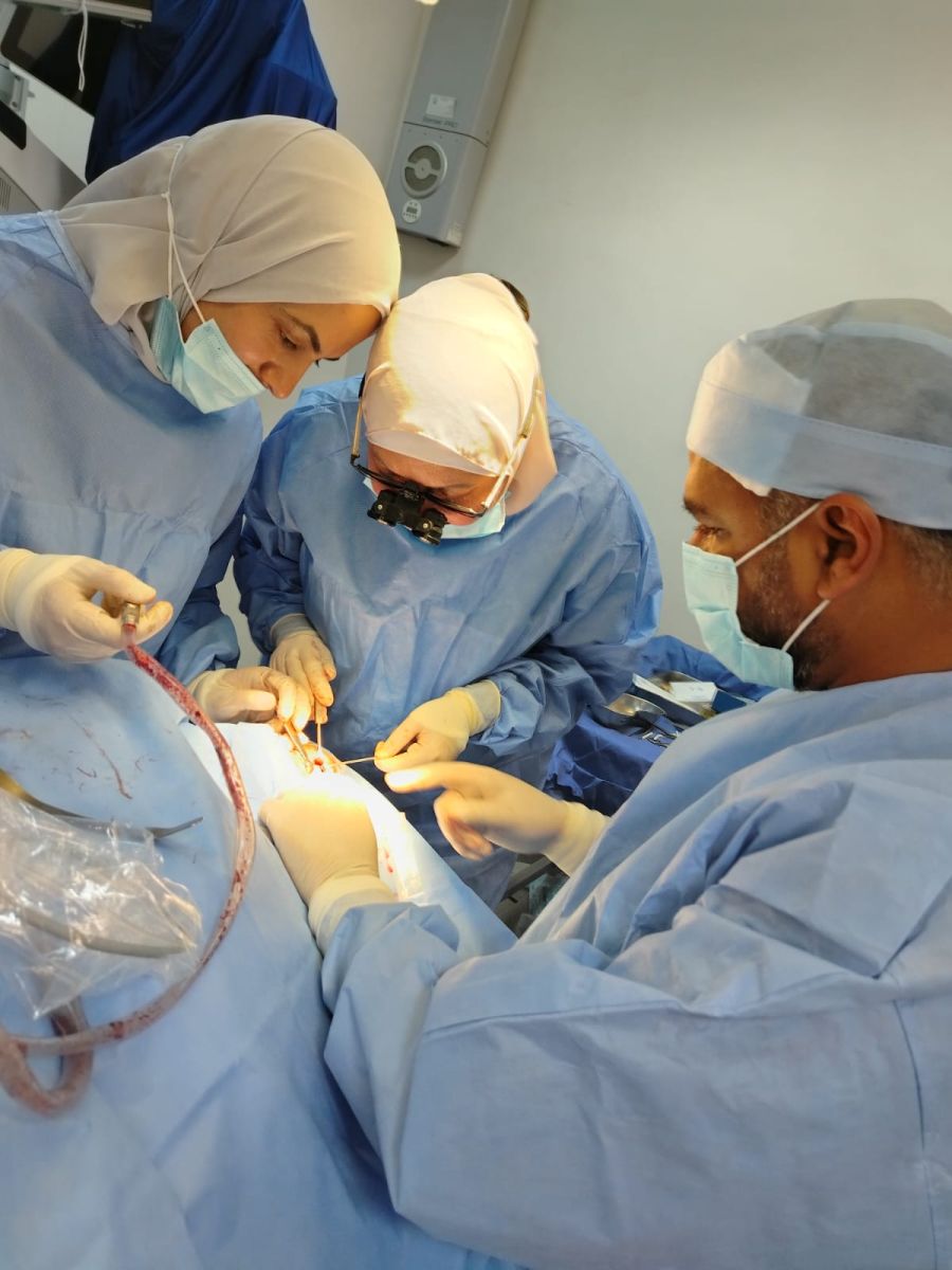 إجراء عملية نوعية لاستئصال كيس جلداني