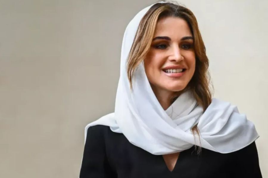 الملكة تدعو في ليلة القدر: اللهم