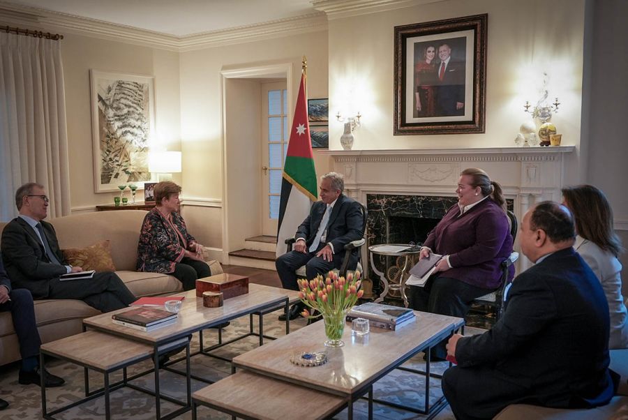 حسان يلتقي عددا من كبار مسؤولي