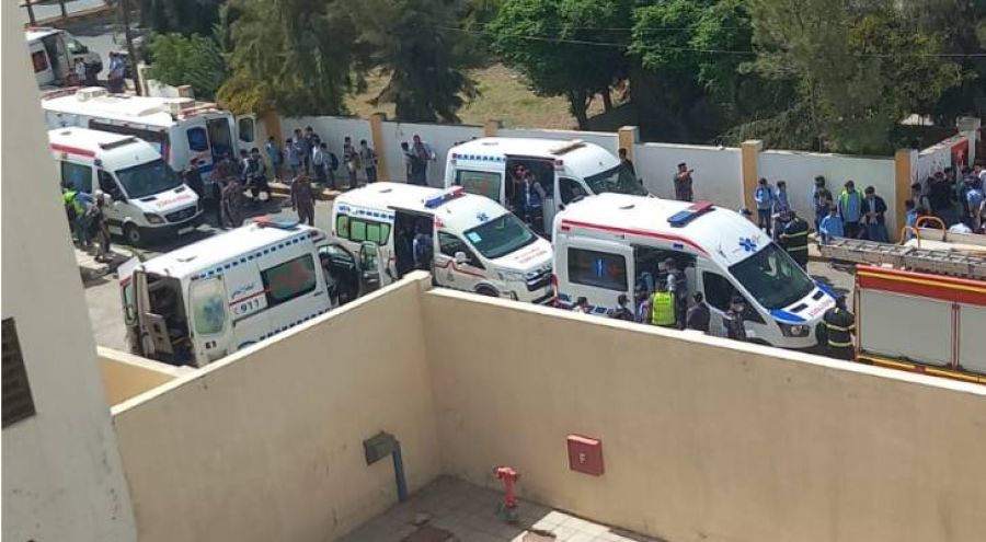 المقابلين.. نقل 13 طالبا إلى المستشفى..