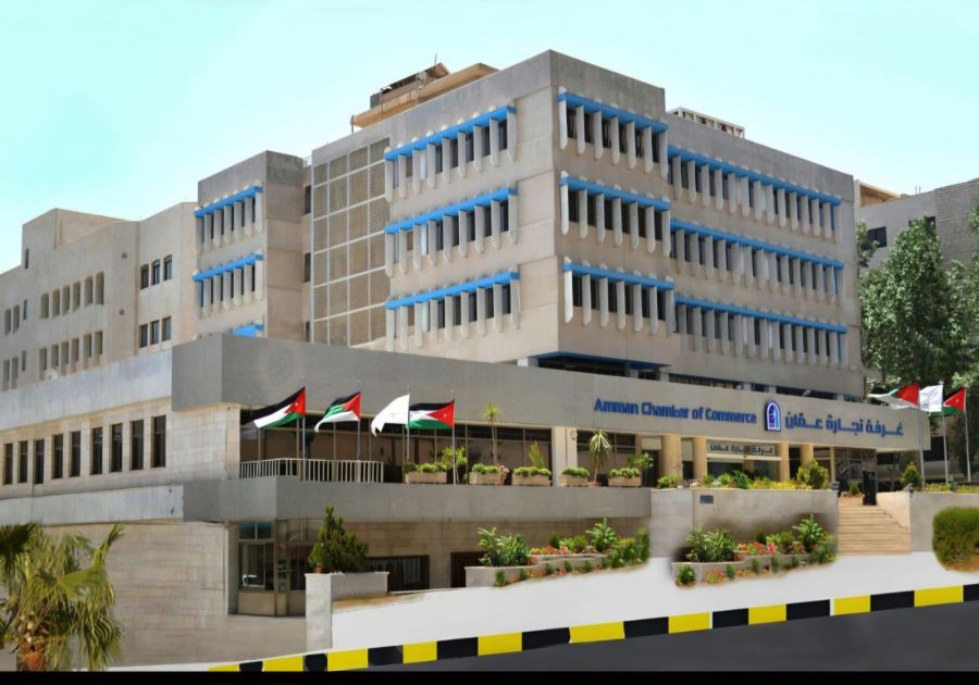 تجارة عمان تصدر أكثر من 10