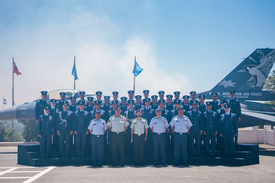 ولي العهد يرعى حفل تخريج دورة