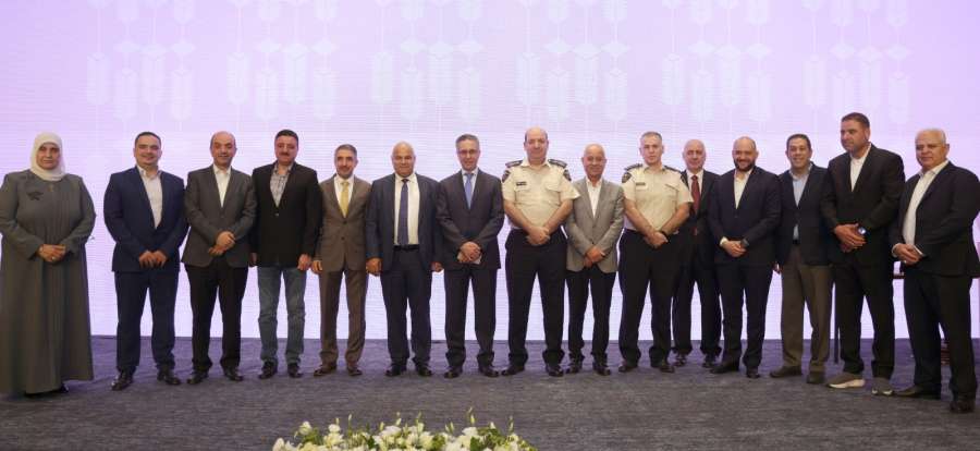 صناعة عمان تكرم أول 100 شركة