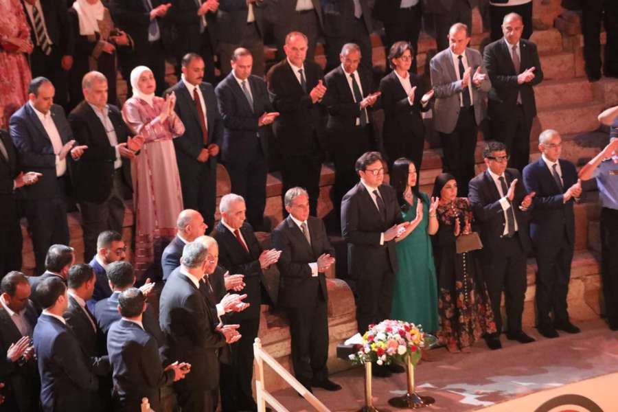 مندوبا عن الملك.. رئيس الوزراء يفتتح