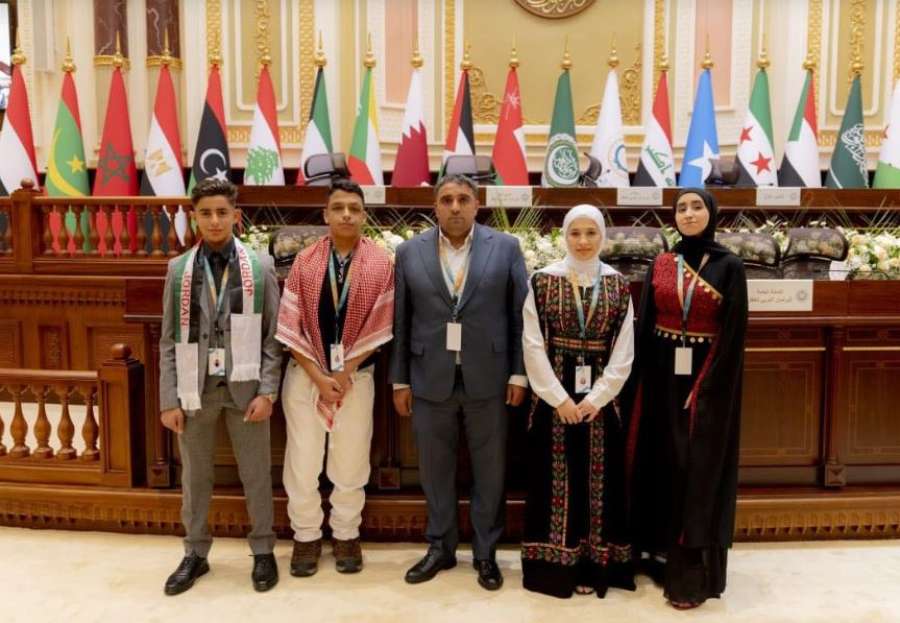 أطفال أردنيون يشاركون في برلمان الشارقة