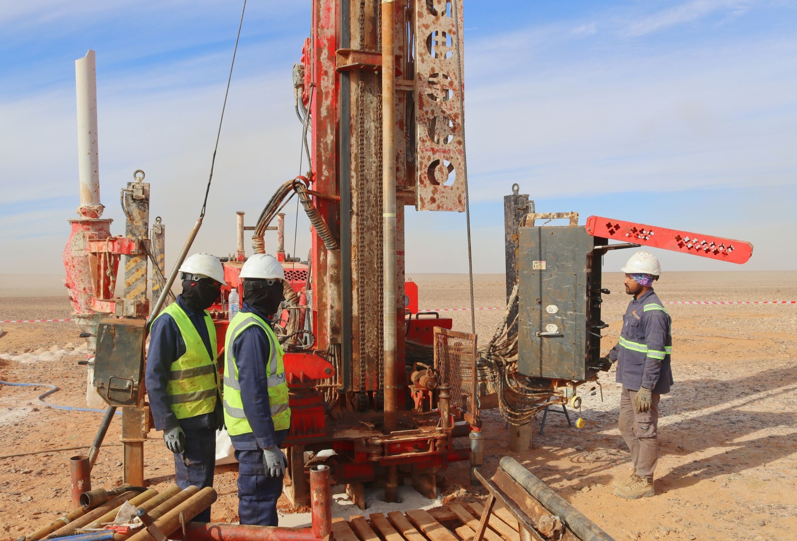 الخرابشة يفتتح أول محطة مستقلة لتعبئة