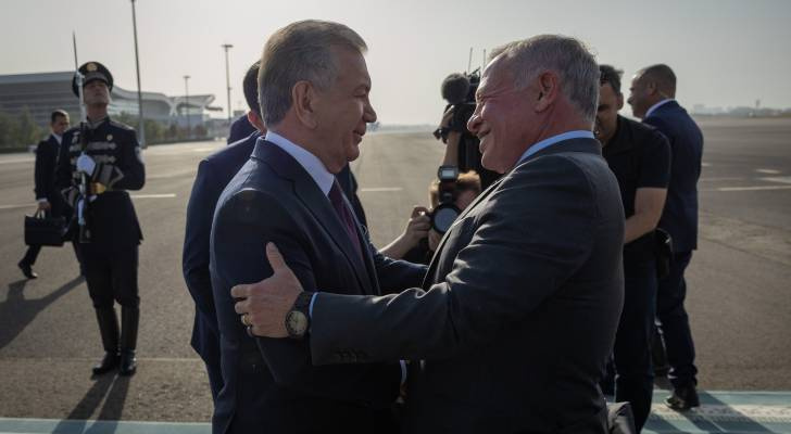 الملك يصل إلى أوزبكستان والرئيس الأوزبكي