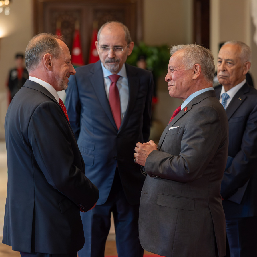 الملك يتقبل أوراق اعتماد سفراء (أسماء