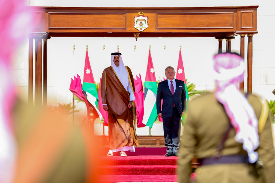 أمير السلام تميم بن حمد ضيفا