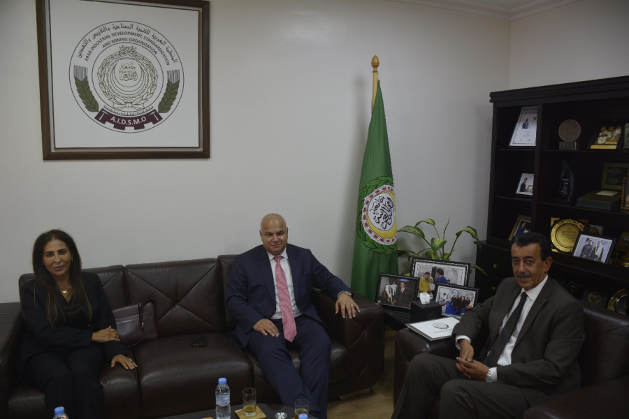 المدير العام للإيدسمو يستقبل وزير العمل