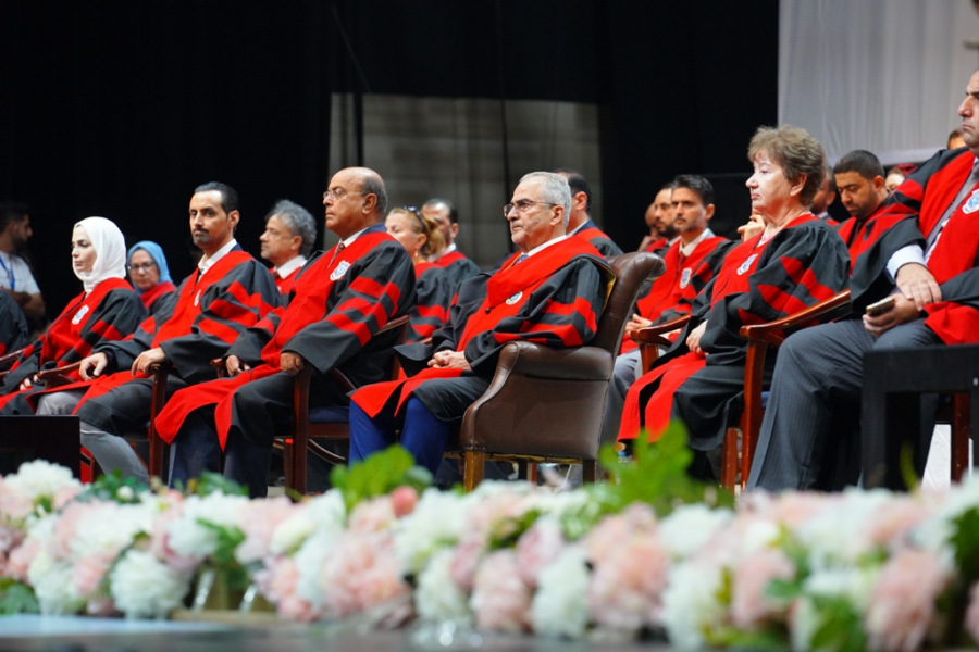 أ.د.حمدان يرعى احتفال عمان الاهلية لليوم