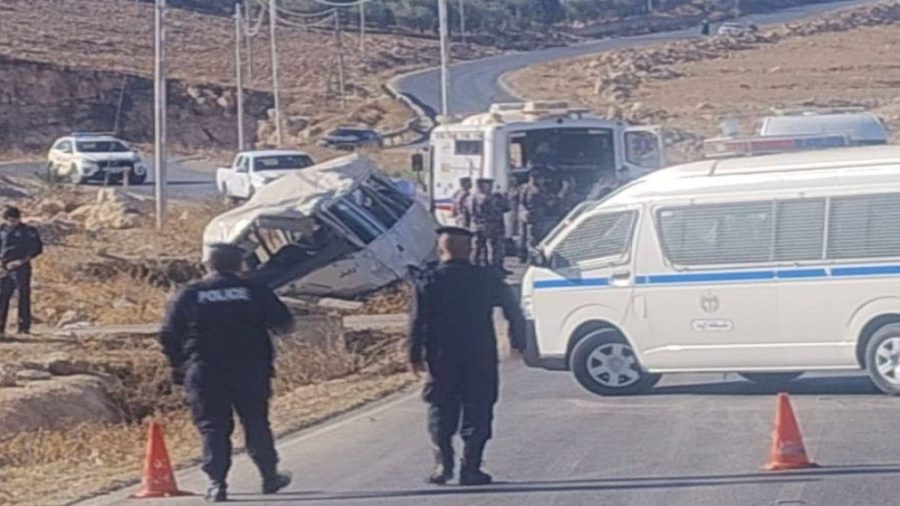 23 اصابة إثر تدهور باص عمومي