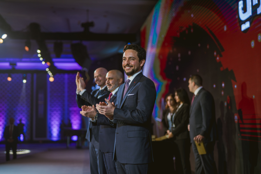 مندوبا عن الملك.. ولي العهد يرعى