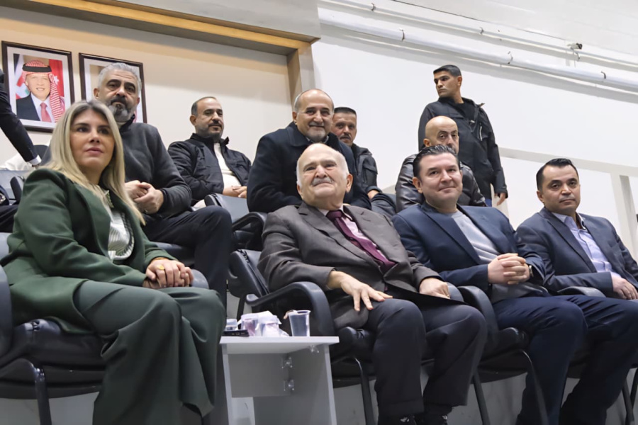 الأمير الحسن بن طلال يتابع مباراة