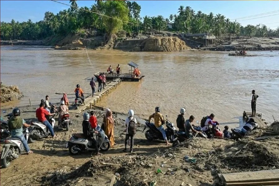 فاجعة في إندونيسيا: مقتل 14 شخصا