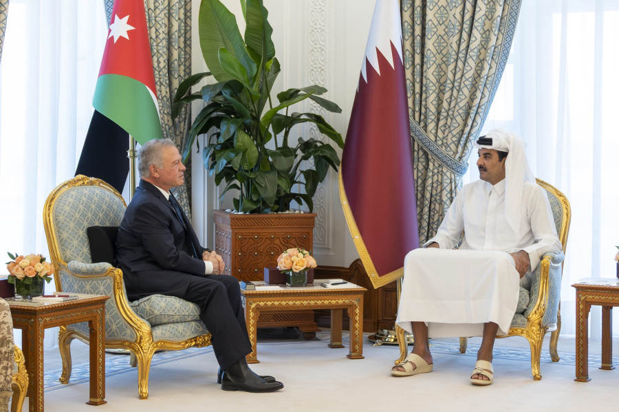 الملك وأمير قطر يؤكدان رفضهما (صور)