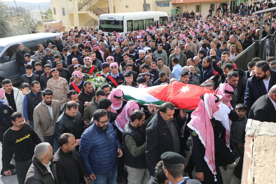 الأمن الأردني يشيع شهداءه المواجدة والرقب