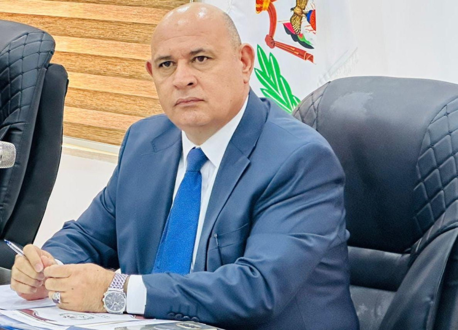 الدموع تخترق صوت محافظ جرش مالك