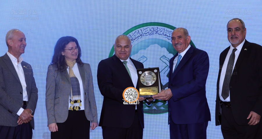 مندوبا عن الملك.. وزير العمل يرعى