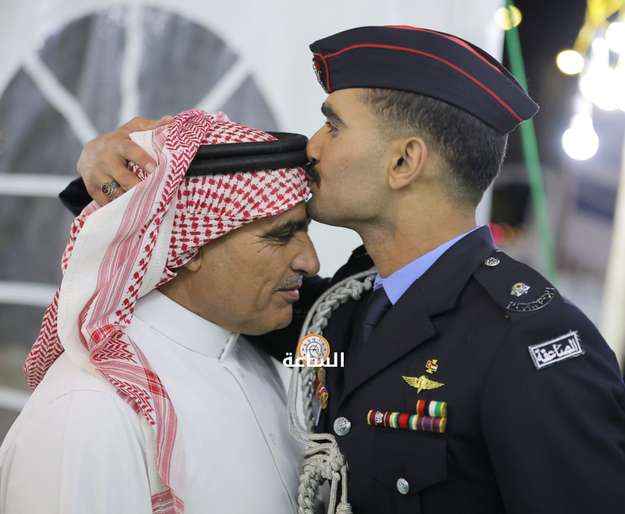 الخوالدة يحتفلون بتخرج الملازم حاكم (صور)