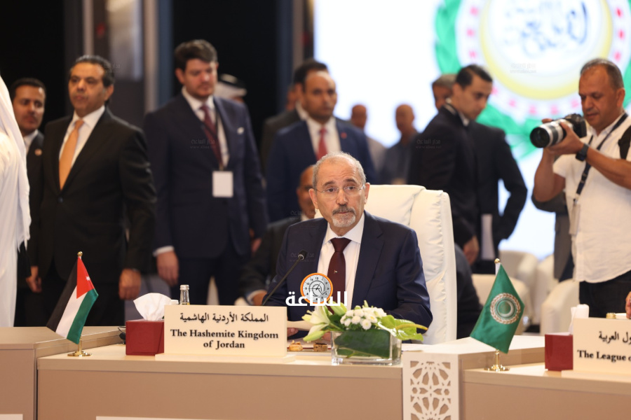 الصفدي: إسرائيل تخرق حرمة المقدسات وتحاصر