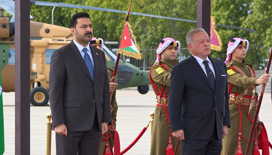 الملك يستقبل رئيس الوزراء العراقي