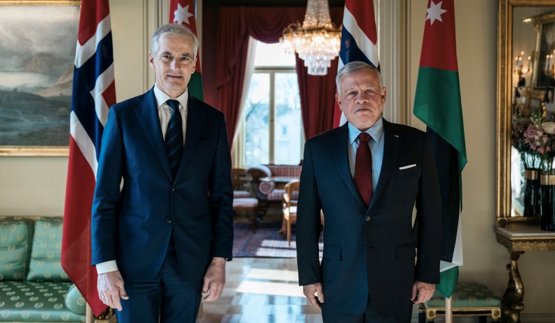 الملك يلتقي يوناس غار ستوره.. وهذا