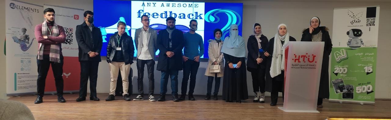 طلبة كلية تكنولوجيا المعلومات بجامعة الزرقاء