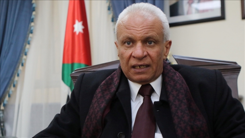 الخصاونة يصف معارضين: صوت الطبل على