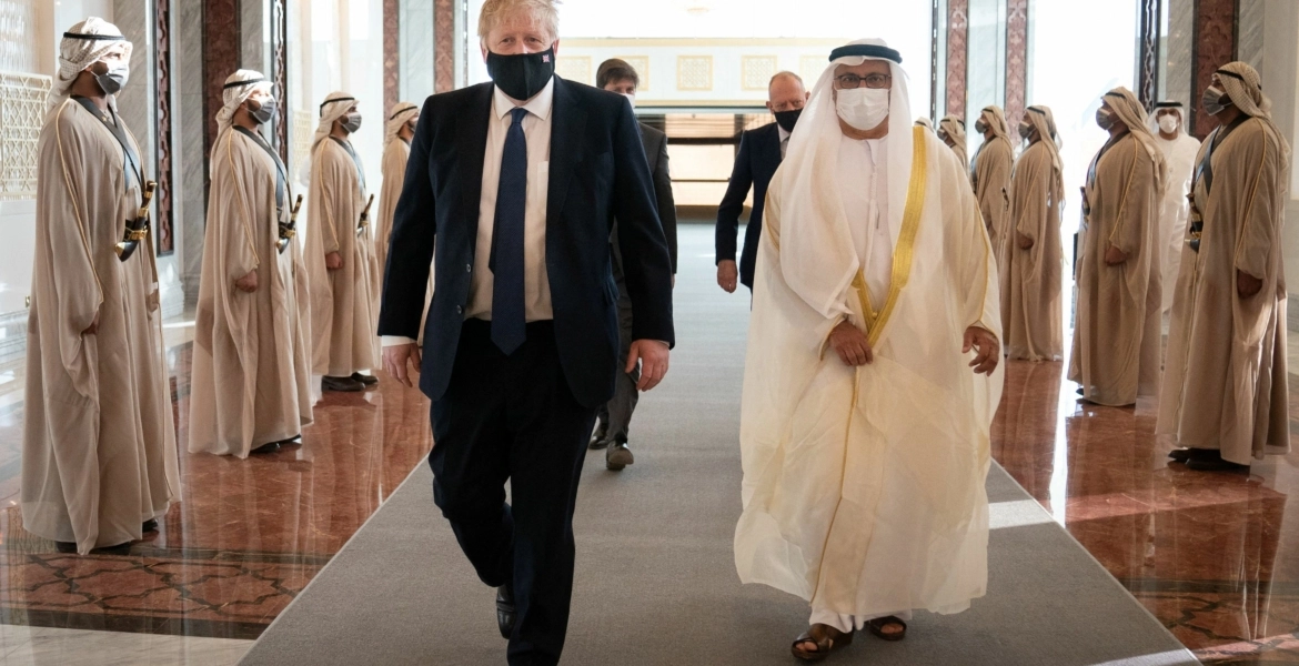 جونسون إلى الخليج.. ماذا يفعل؟