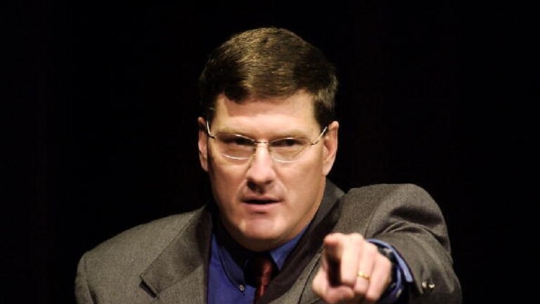 ضابط أمريكي سابق: درّبنا النازيين الجدد