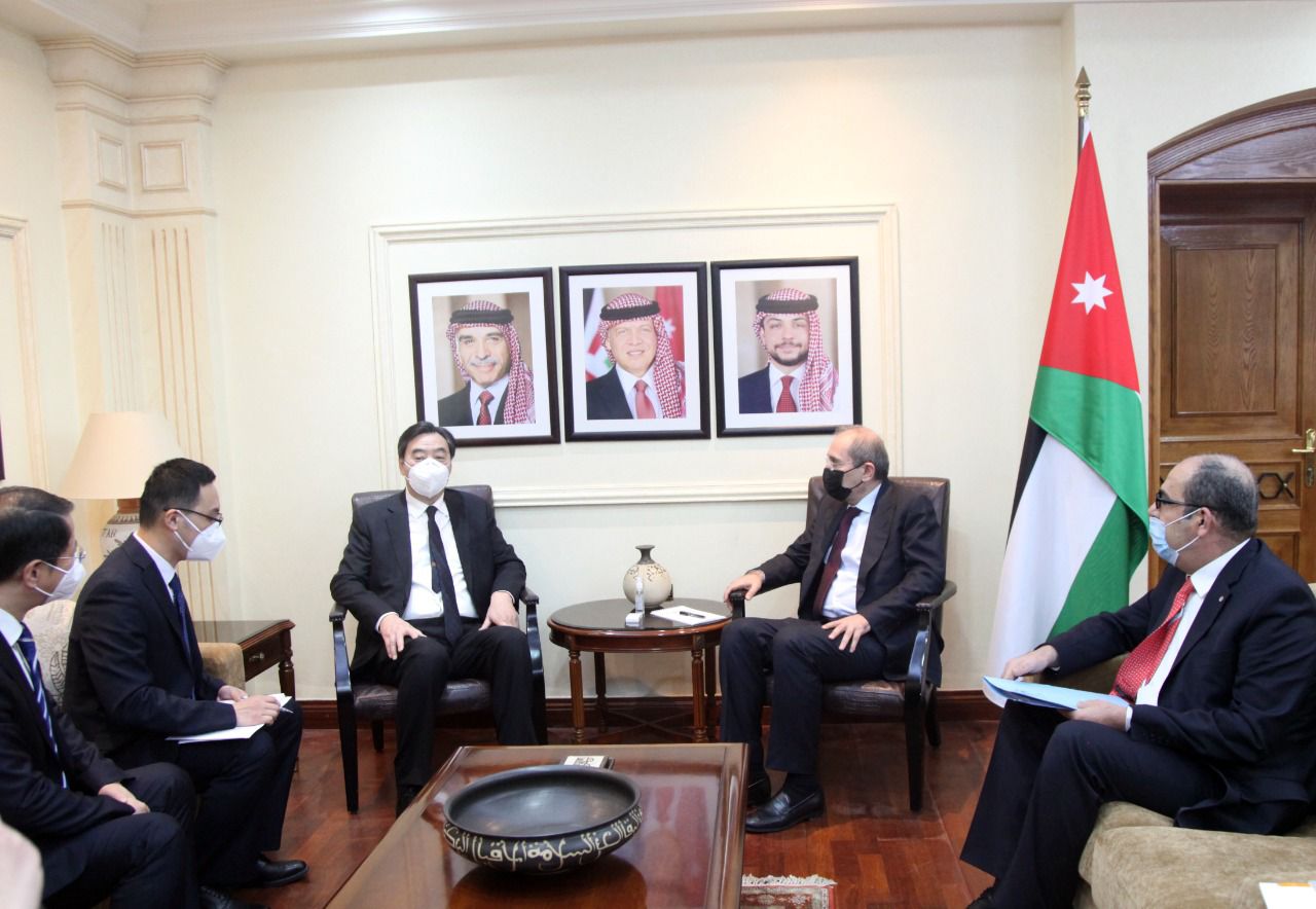 الصفدي: لا بديل لحل الدولتين