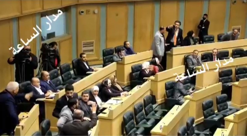 تحت القبة: بالصرماية .. فما القصة