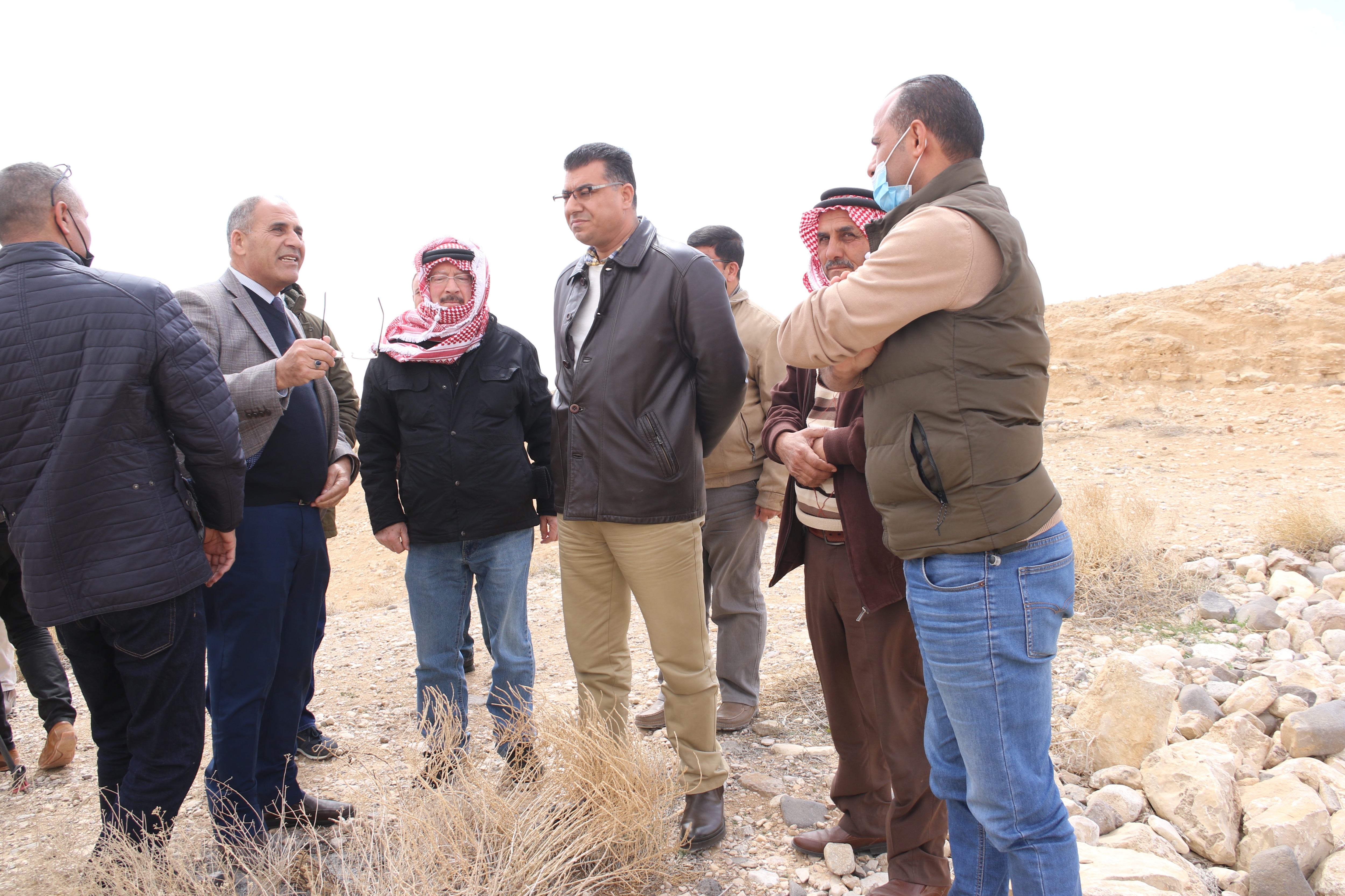 وزير الزراعة يتفقد مشاريع في محافظتي