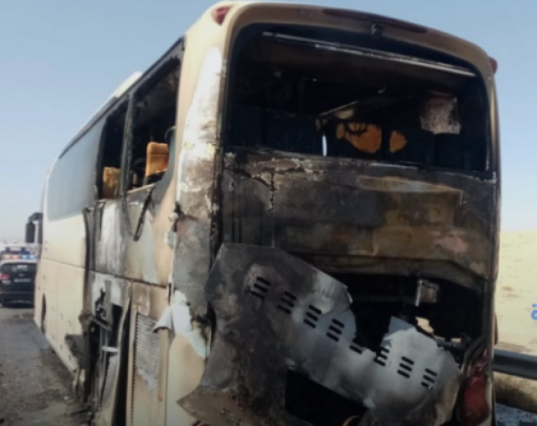 حريق مركبة تقل 51 راكبا في