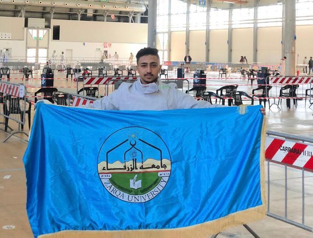 طالب من جامعة الزرقاء يحصل على