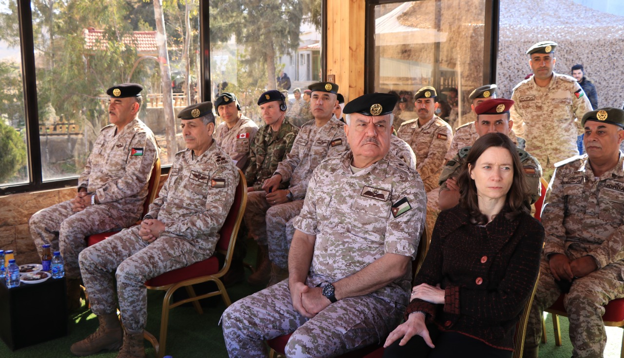 اللواء الركن الحنيطي يتابع تمرينا عسكريّا