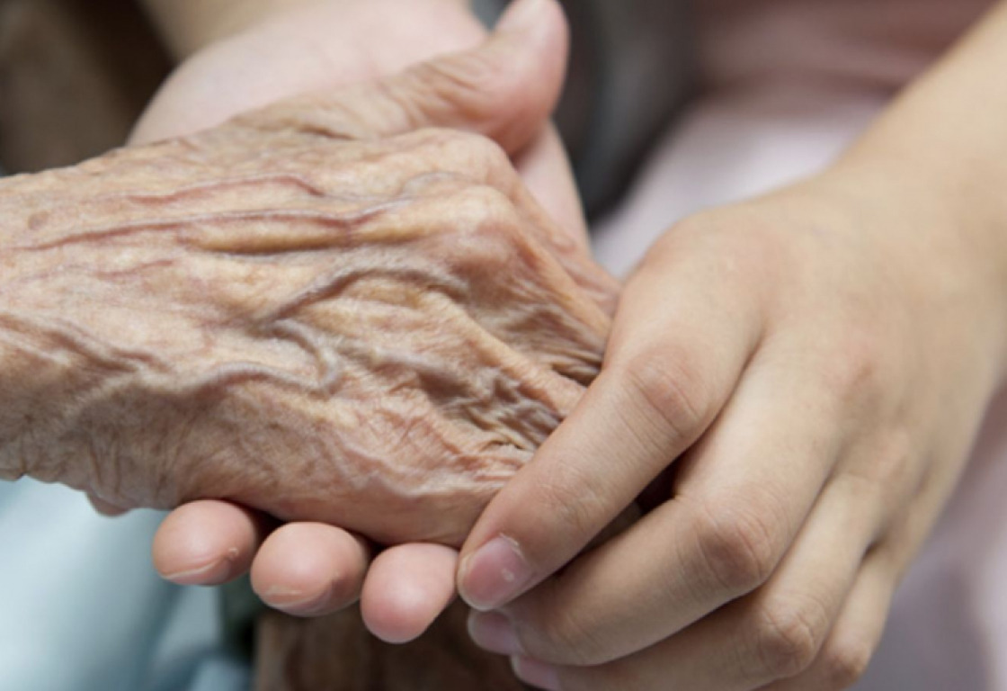 18 مسنا فوق 85 عاما تزوجوا