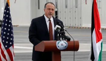 السفير الأمريكي يؤكد التزام بلاده بالأمن