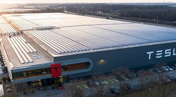 تسلا توقع اتفاقا سريا للحصول على