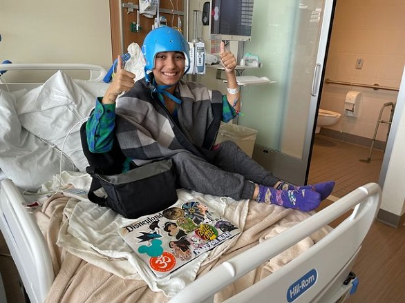 امرأة تفقد نصف جمجمتها بسبب التهاب