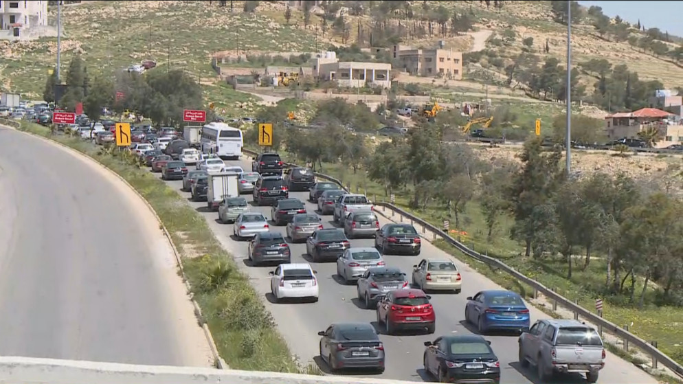 أزمة مرورية خانقة على الطرق المؤدية