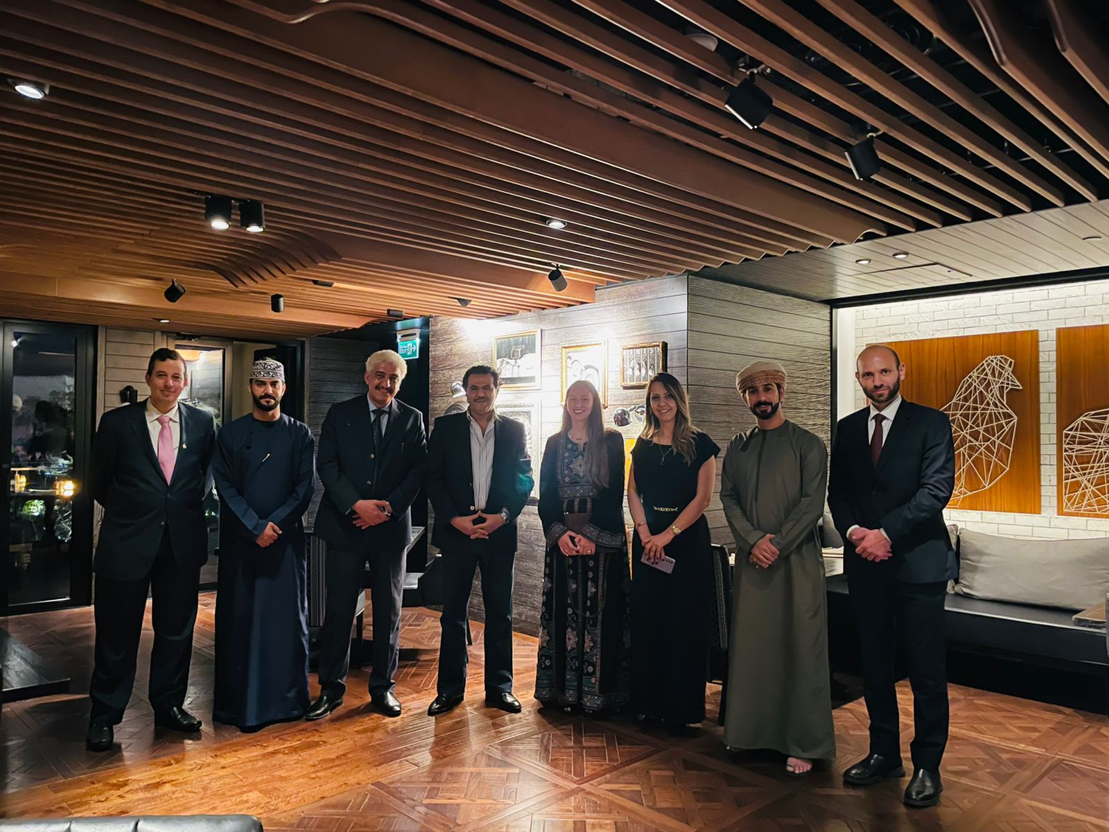 ممثل من هيئة السياحة يزور سلطنة