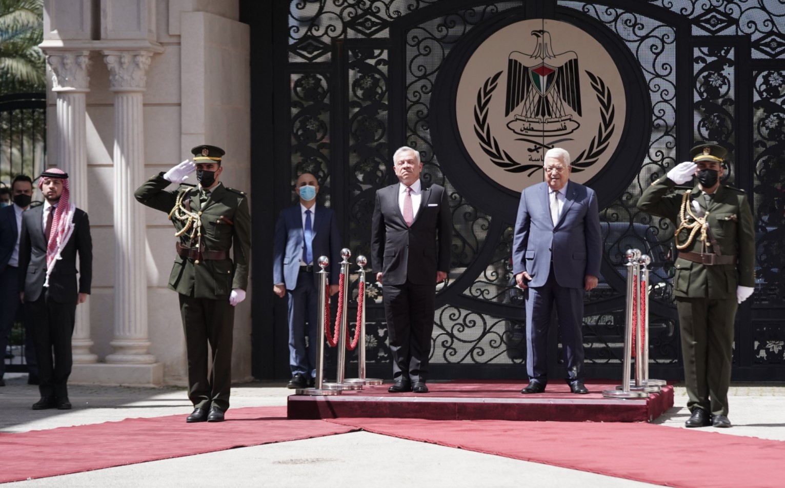 قصدها الملك تماما..