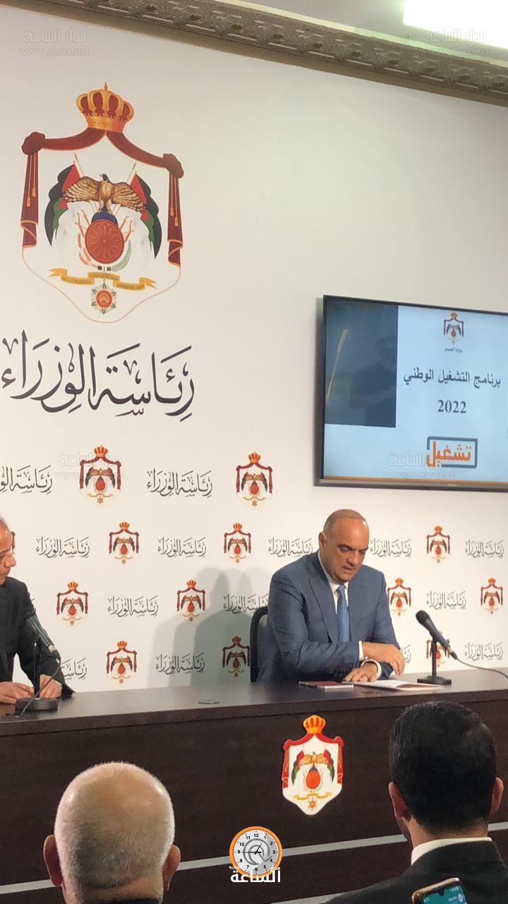 رئيس الوزراء: مستوى البطالة بدأ بالانخفاض