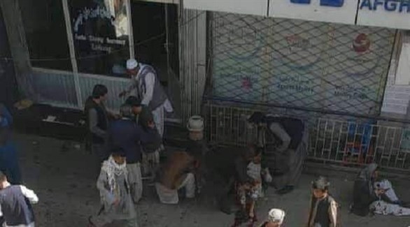 لص يلقى قنبلة يدوية على البورصة