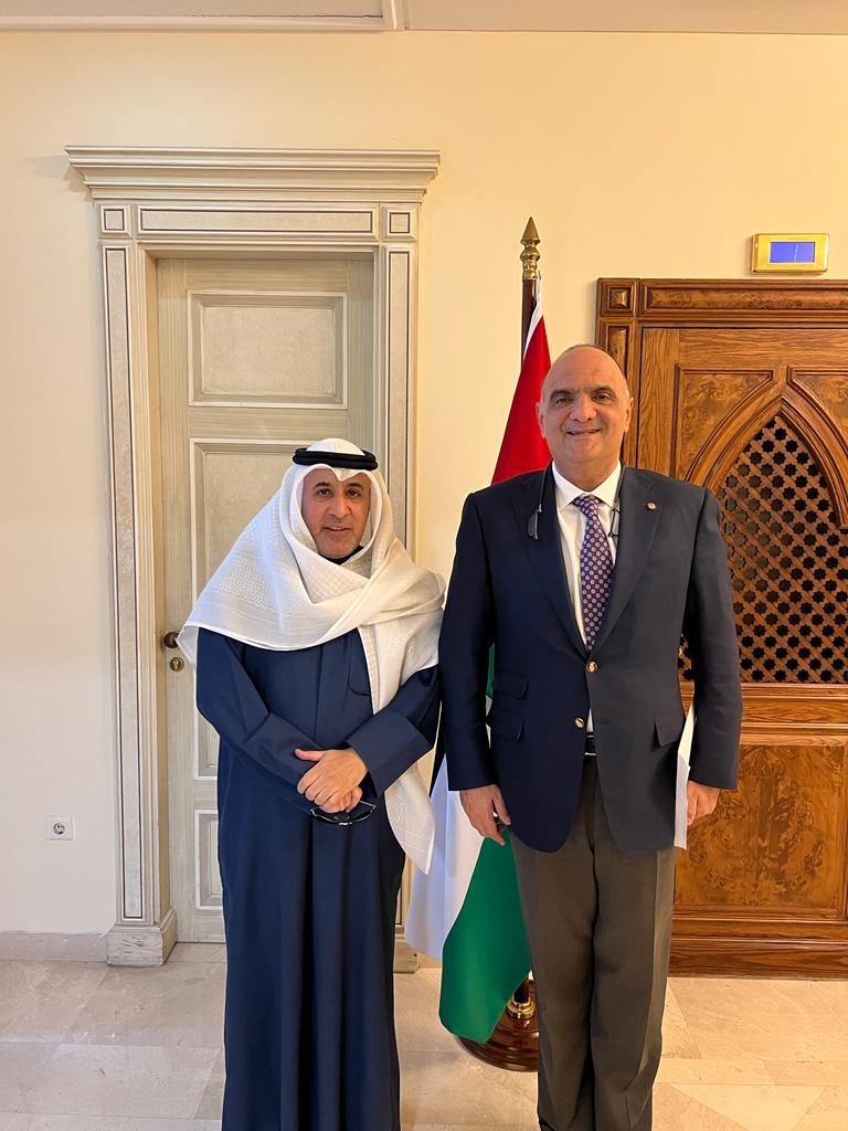 الخصاونة يلتقي الديحاني