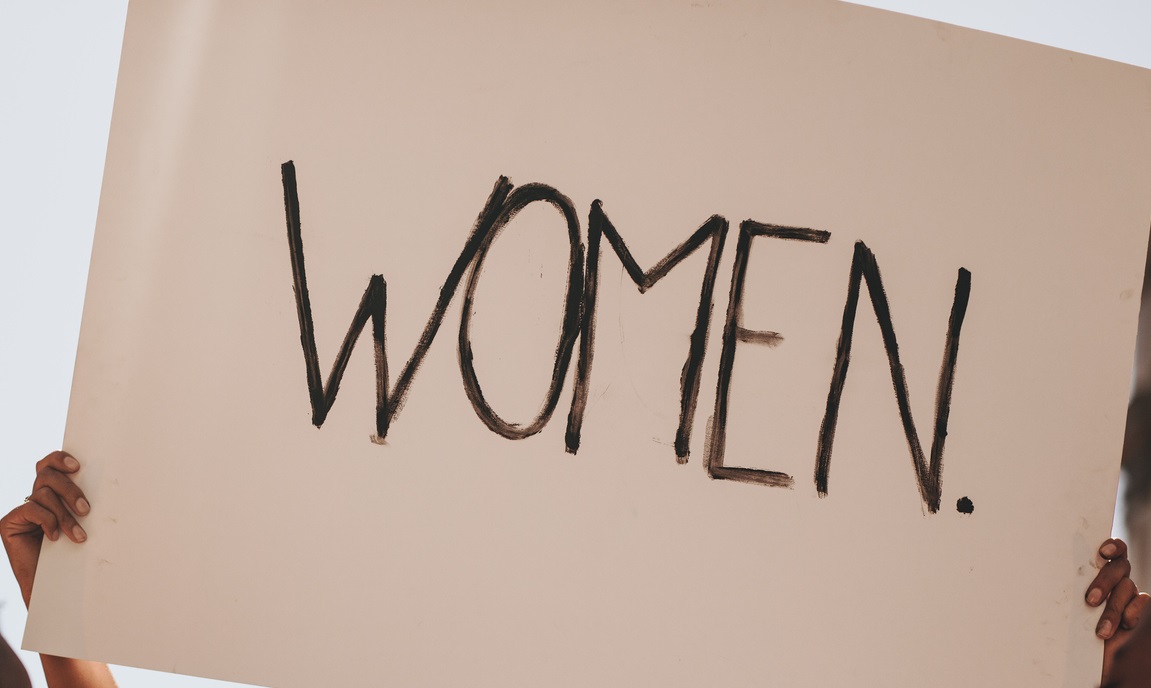 المرأة في الغرب بين الإفراط والتفريط